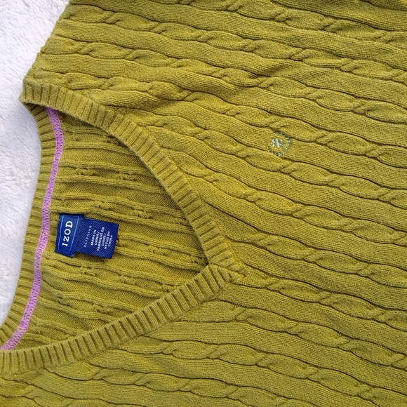 🍍 IZOD V-Neck sweater - Picture 2 of 3